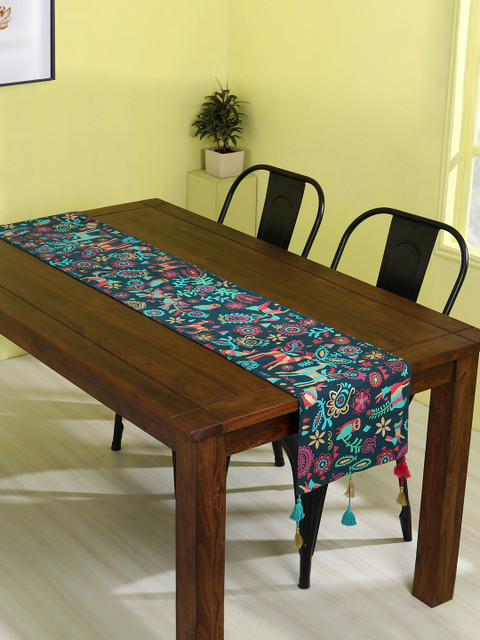 

Chumbak Blue & Red Wildlife Charm Table Runner