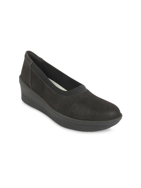 

Clarks Women Black Solid Heeled Boots