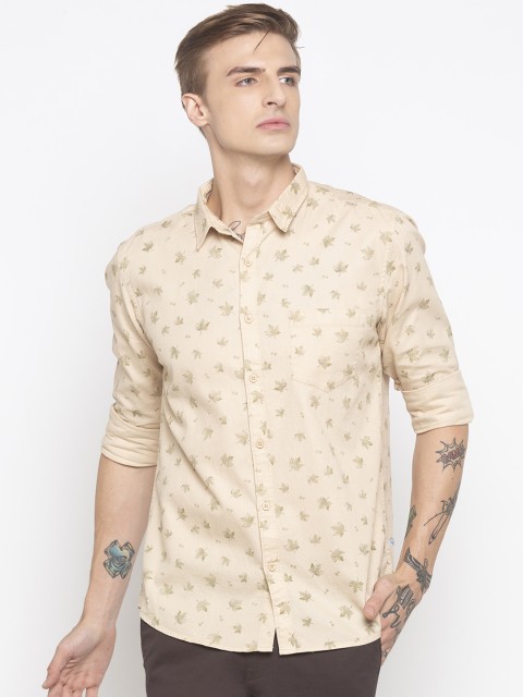 

Globus Men Beige & Peach-Coloured Regular Fit Printed Casual Shirt