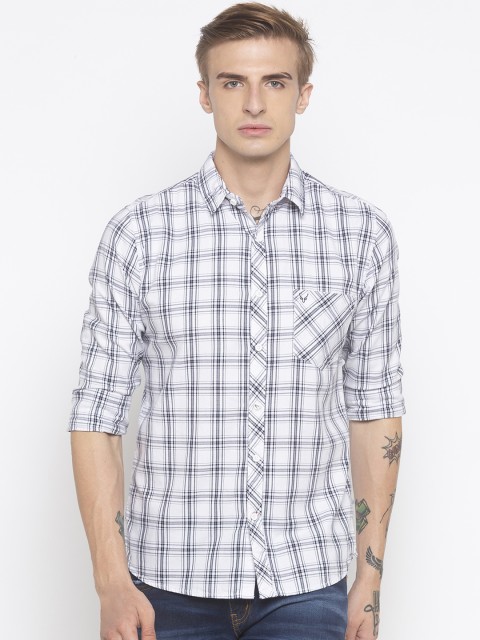 

Globus Men White & Blue Regular Fit Checked Casual Shirt
