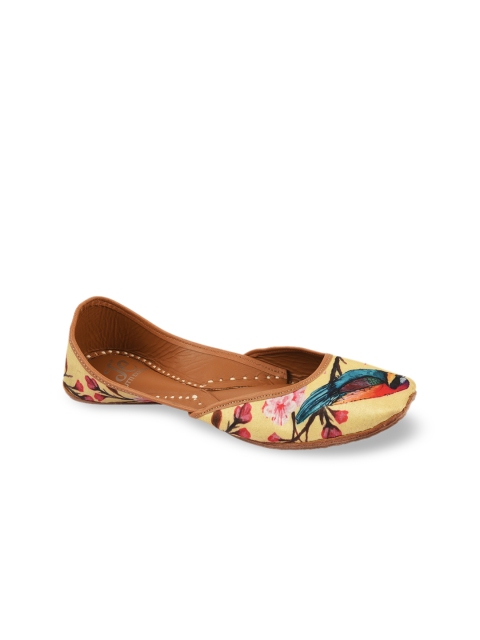 

Jutti Express Women Yellow Printed Canvas Mojaris