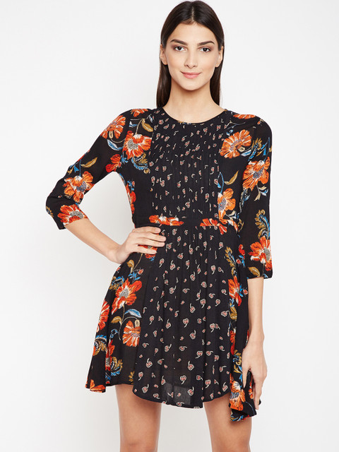 

Oxolloxo Women Black Printed Fit and Flare Dress