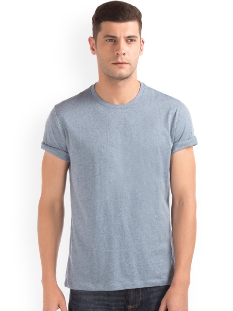 

GAP Men Blue Solid Round Neck Short Sleeve T-shirt
