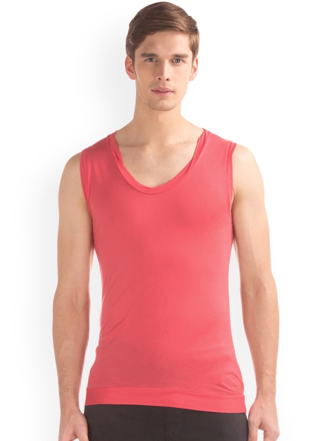

GAP Men Pink Solid Round Neck T-shirt