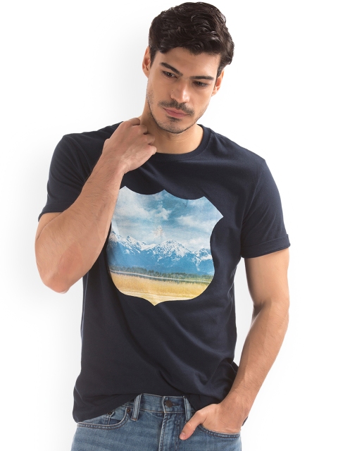 

GAP Men Blue Printed Round Neck Short Sleeve T-shirt