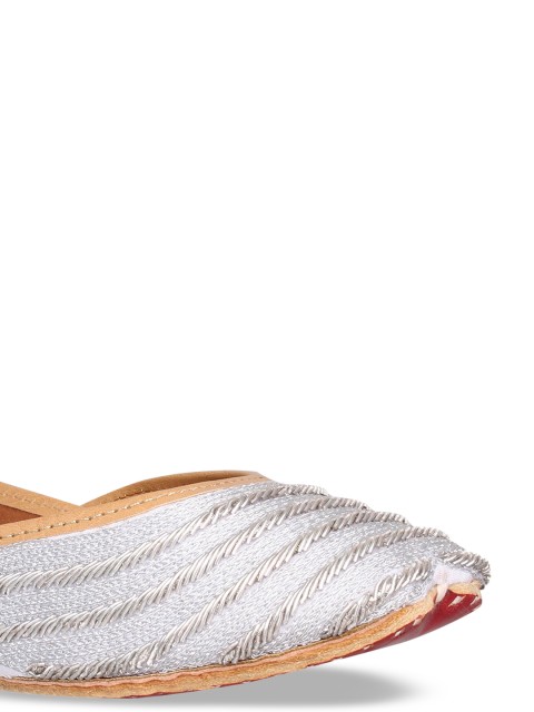 

MSC Women Silver-Toned Woven Design Leather Mojaris
