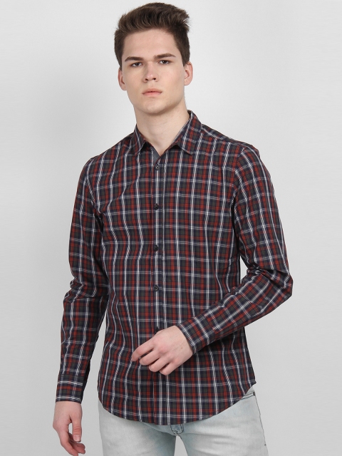 

LA LOFT Men Navy Blue & Red Regular Fit Checked Casual Shirt