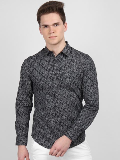 

LA LOFT Men Black & White Regular Fit Printed Casual Shirt