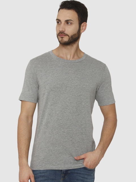 

SELECTED Men Grey Solid Round Neck T-shirt