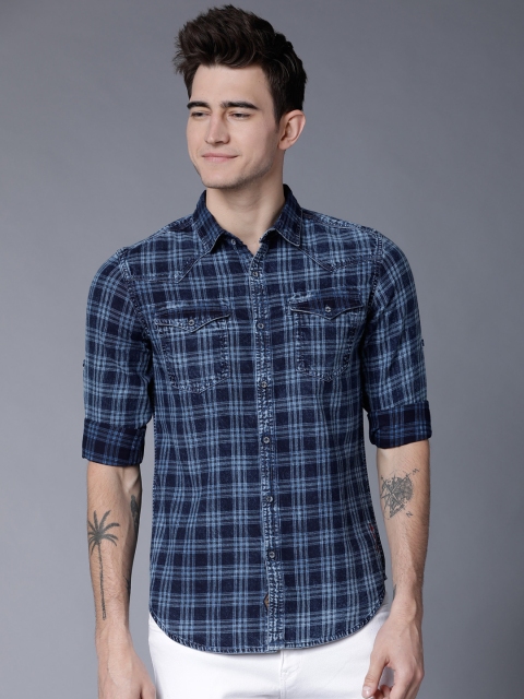 

LOCOMOTIVE Men Blue Slim Fit Checked Casual Shirt