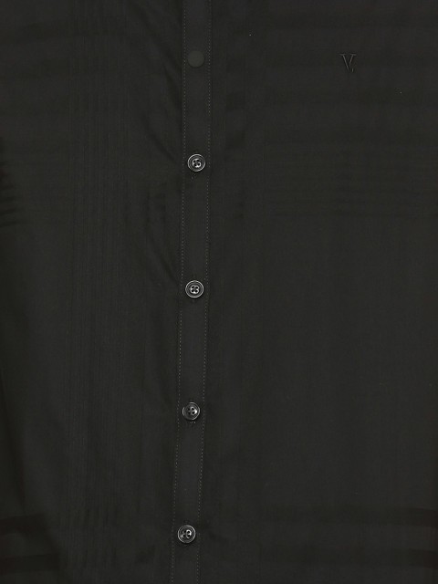 

V Dot Men Black Slim Fit Solid Casual Shirt