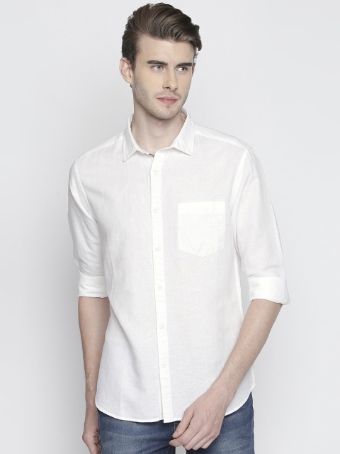 

BYFORD by Pantaloons Men White Regular Fit Solid Casual Shirt