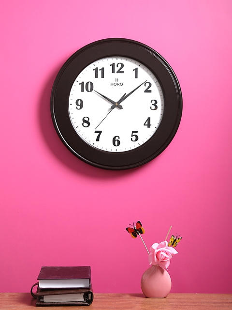 

Horo White Handcrafted Round Solid Analogue Wall Clock