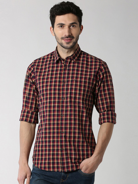 

Peter England Casuals Men Red Slim Fit Checked Casual Shirt