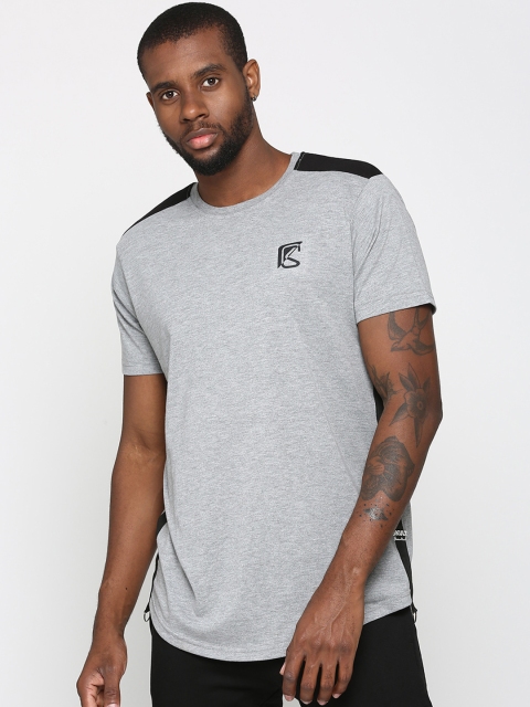 

SKULT by Shahid Kapoor Men Grey Solid Round Neck T-shirt