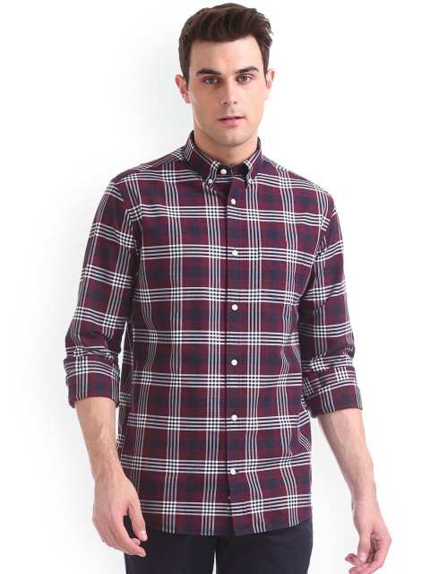 

GANT Men Red & Navy Blue Regular Fit Checked Casual Shirt