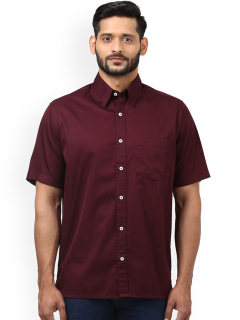 

ColorPlus Men Burgundy Regular Fit Solid Casual Shirt