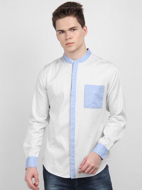 

LA LOFT Men White & Blue Regular Fit Striped Casual Shirt