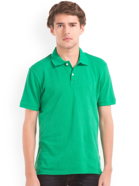 

GAP Men Green Solid T-Shirt