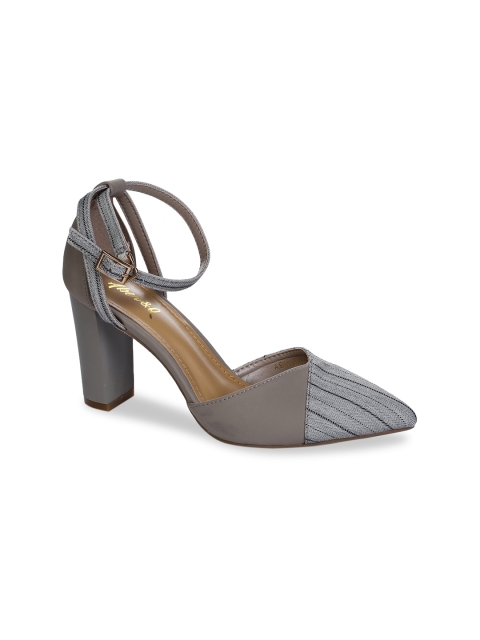 

Aber & Q Women Grey Striped Pumps