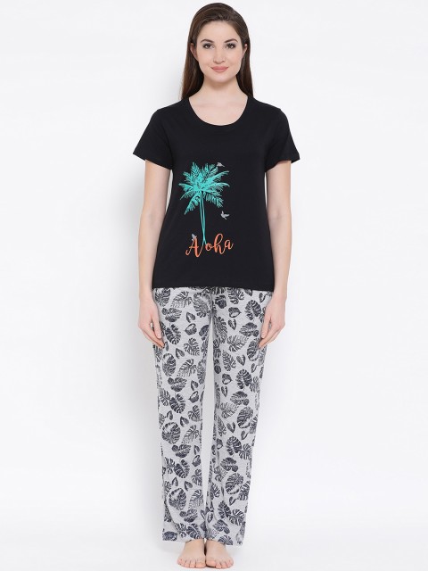 

Clovia Women Grey Printed Night suit LS0328P01XL