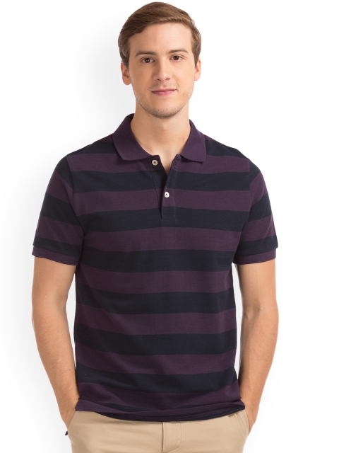 

GAP Men Purple Striped T-Shirt