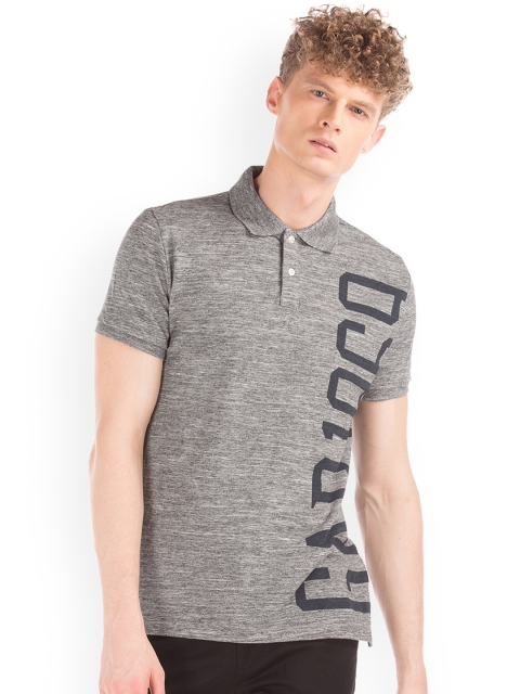 GAP Men Grey Solid T-Shirt