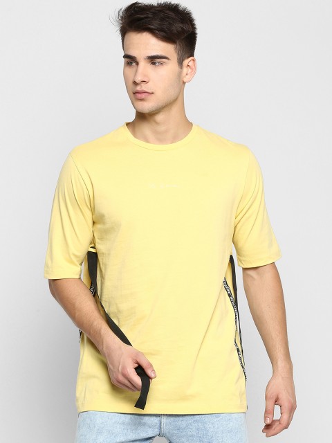 

SKULT by Shahid Kapoor Men Yellow Printed Round Neck T-shirt