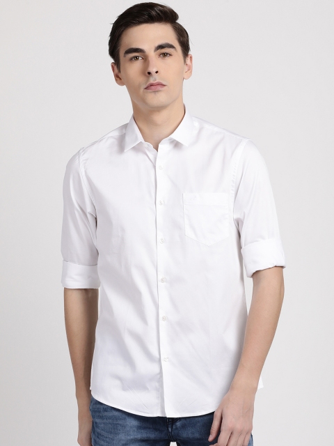 

Crocodile Men White Slim Fit Solid Casual Shirt