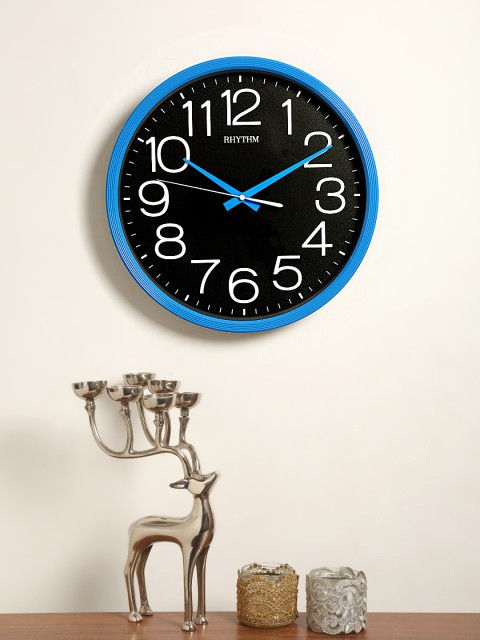 

Rhythm Black & Blue Handcrafted Round Solid Analogue Wall Clock