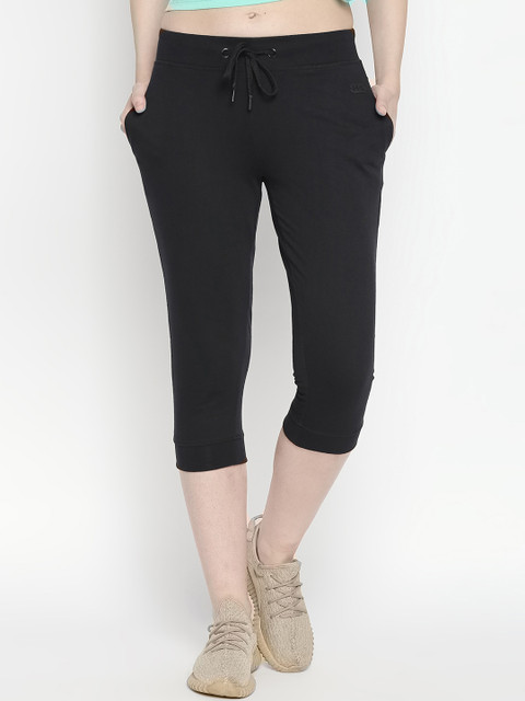

Ajile by Pantaloons Women Black Solid Regular Fit Capris