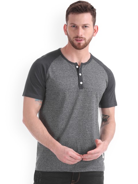 

Cherokee Men Grey Solid Henley Neck T-shirt