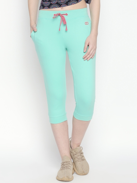 

Ajile by Pantaloons Women Green Solid Regular Fit Capris