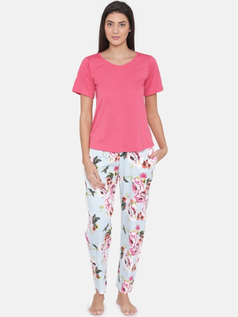 

Clovia Women Pink & White Solid Night suit