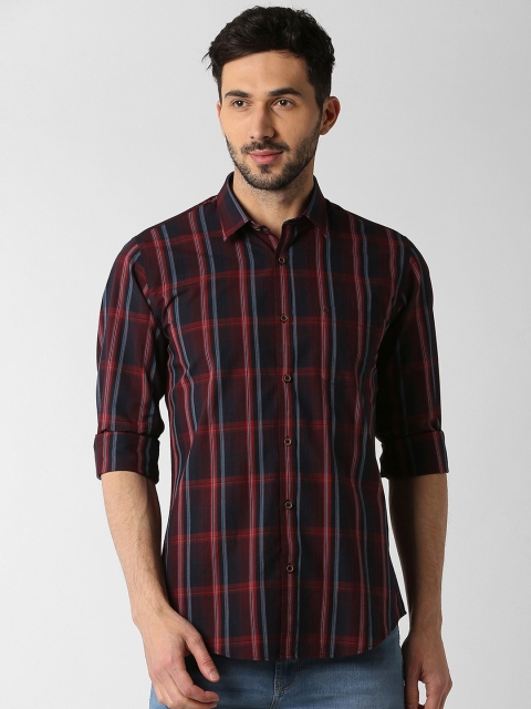 

Peter England Casuals Men Maroon & Black Slim Fit Checked Casual Shirt