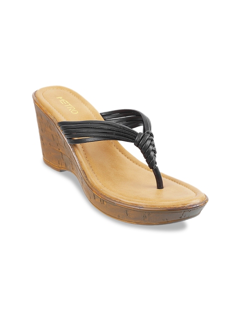 

Metro Women Black Solid Sandals