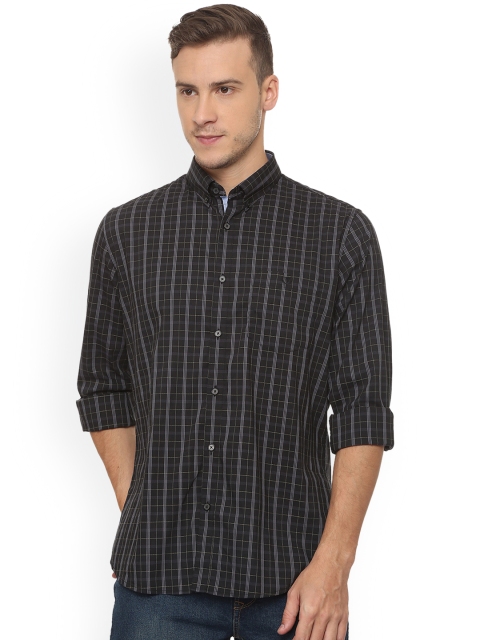 

Van Heusen Sport Men Black Slim Fit Checked Casual Shirt
