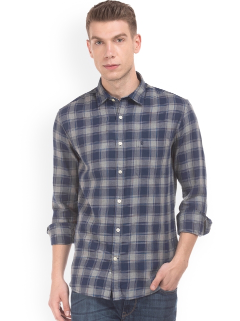 

IZOD Men Blue & White Slim Fit Checked Casual Shirt