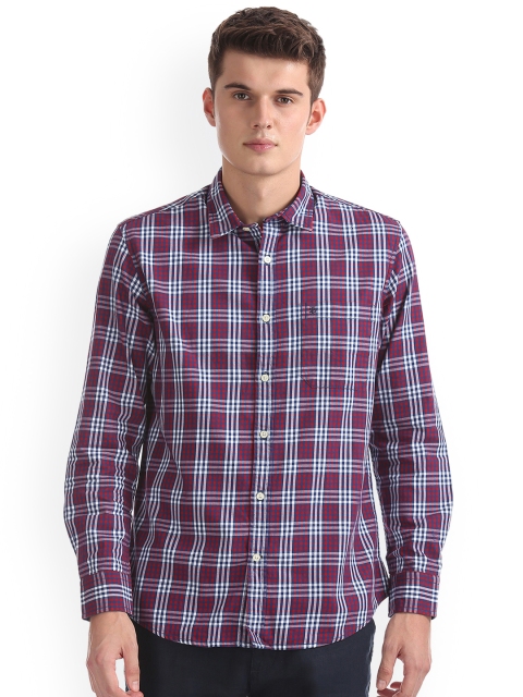 

IZOD Men Red & Navy Blue Regular Fit Checked Casual Shirt