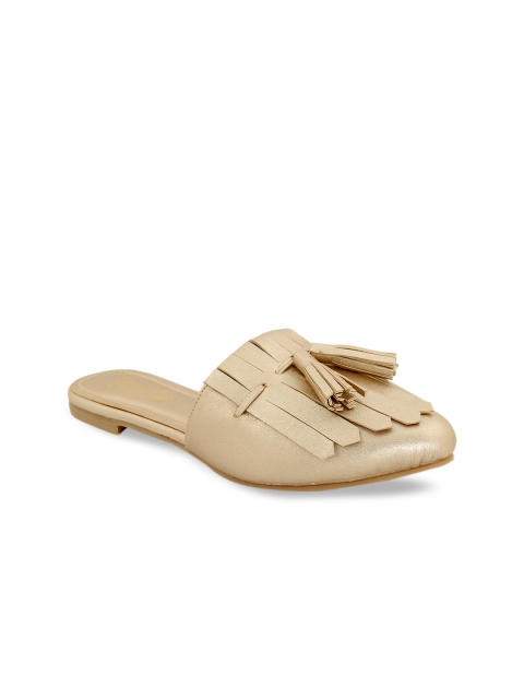 

Siendo Desi Women Beige Solid Mules