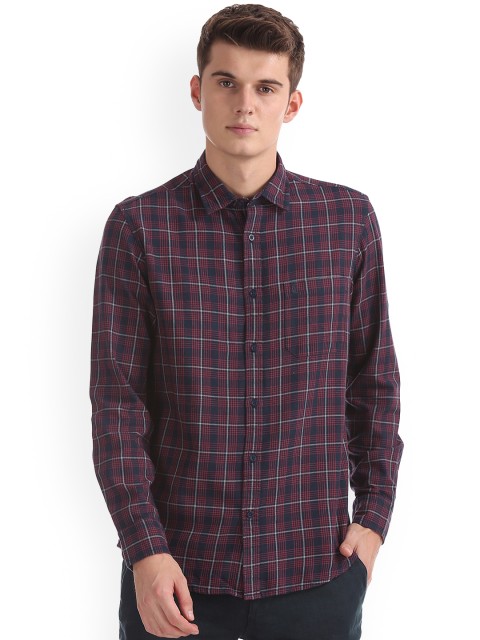 

IZOD Men Navy Blue & Red Regular Fit Checked Casual Shirt