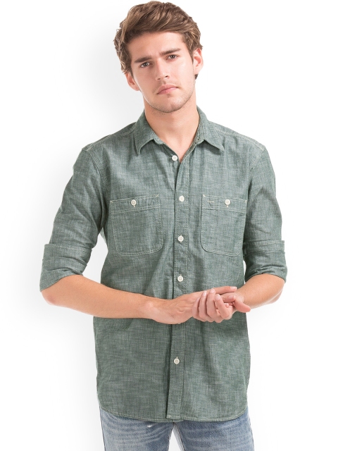 

GAP Men Green Regular Fit Solid Casual Shirt