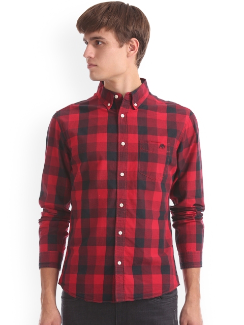 

Aeropostale Men Red & Navy Blue Regular Fit Checked Casual Shirt