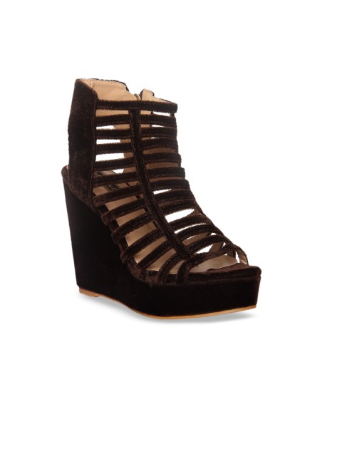 

Flat n Heels Women Brown Solid Sandals