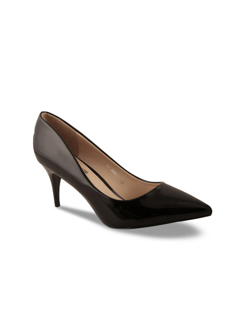 

Flat n Heels Women Black Solid Pumps