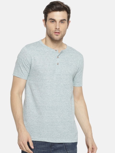

Campus Sutra Men Green Solid Henley Neck T-shirt