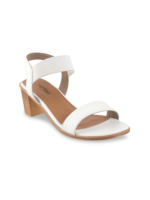 

Metro Women White Solid Sandals