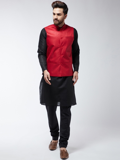 

SOJANYA Men Black & Red Solid Kurta with Churidar