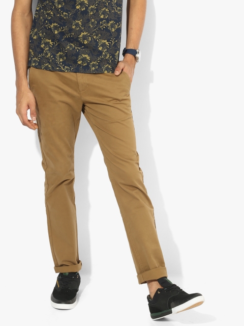 

Levis Men Khaki Slim Fit Solid Chinos