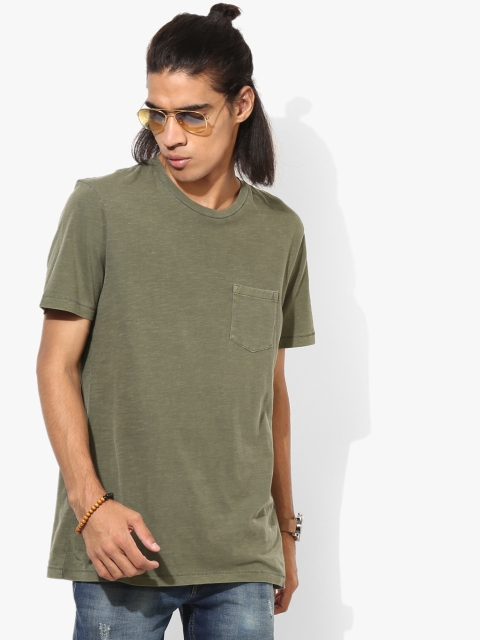

Celio Men Olive Green Solid Round Neck T-Shirt
